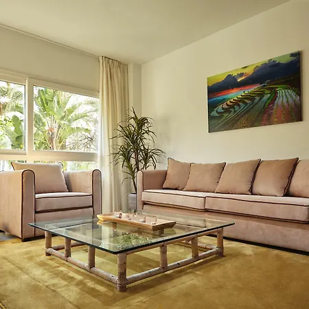 アパートホテル Livescape Playa Rocio マルベーリャ